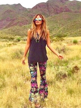 spell--gypsy queen bells, SM, black floral, EUC!